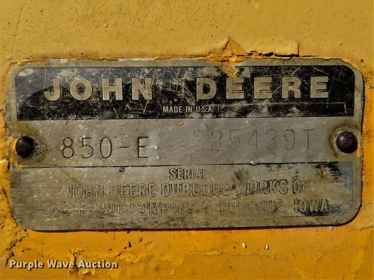 image for item DE8267 1979 John Deere 850 dozer