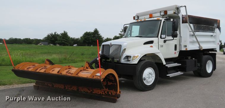 image for item DE8272 2006 International 7300 dump truck