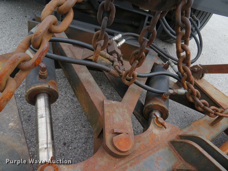 image for item DE8272 2006 International 7300 dump truck