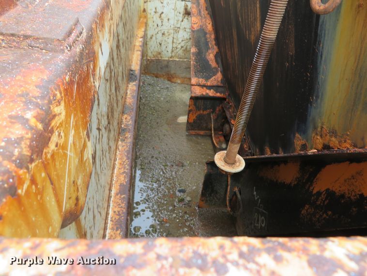 image for item DE8272 2006 International 7300 dump truck