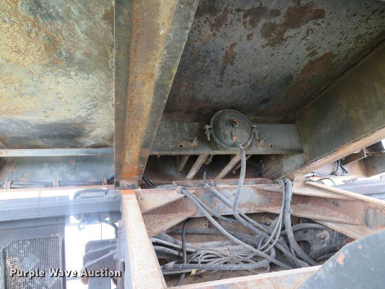 image for item DE8272 2006 International 7300 dump truck