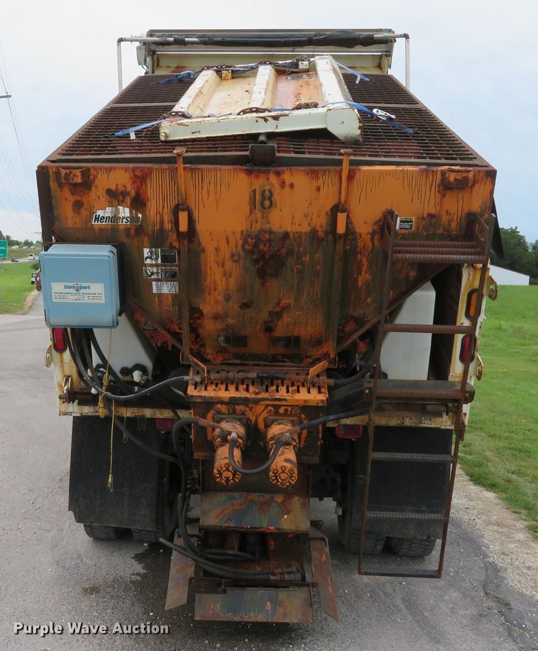 image for item DE8272 2006 International 7300 dump truck