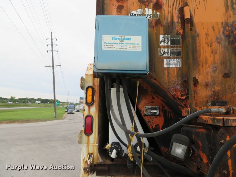 image for item DE8272 2006 International 7300 dump truck