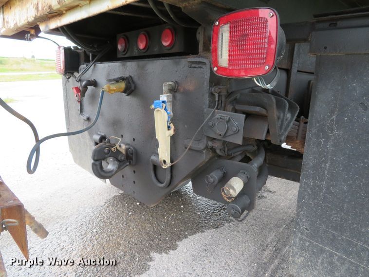 image for item DE8272 2006 International 7300 dump truck