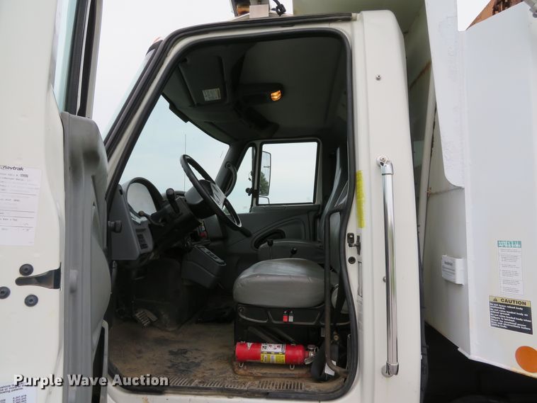 image for item DE8272 2006 International 7300 dump truck