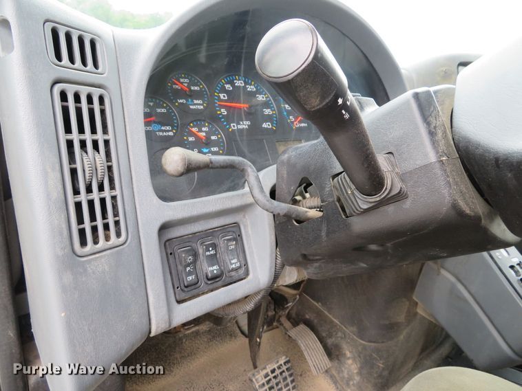 image for item DE8272 2006 International 7300 dump truck