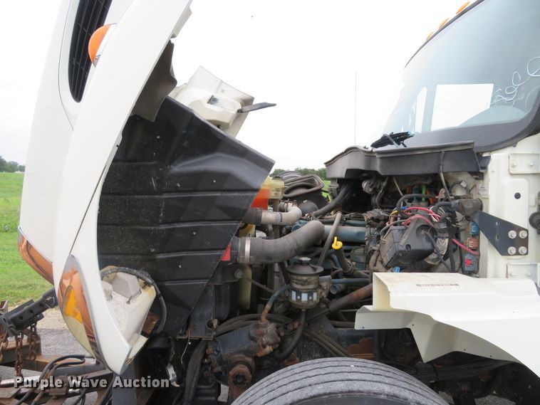 image for item DE8272 2006 International 7300 dump truck