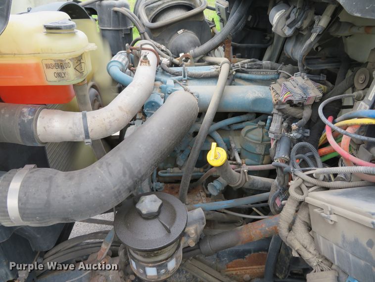 image for item DE8272 2006 International 7300 dump truck