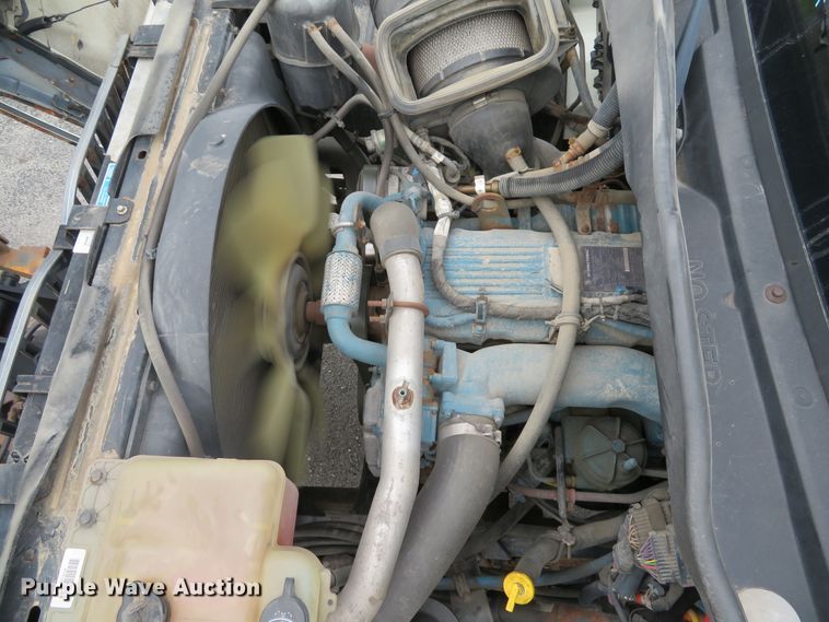 image for item DE8272 2006 International 7300 dump truck