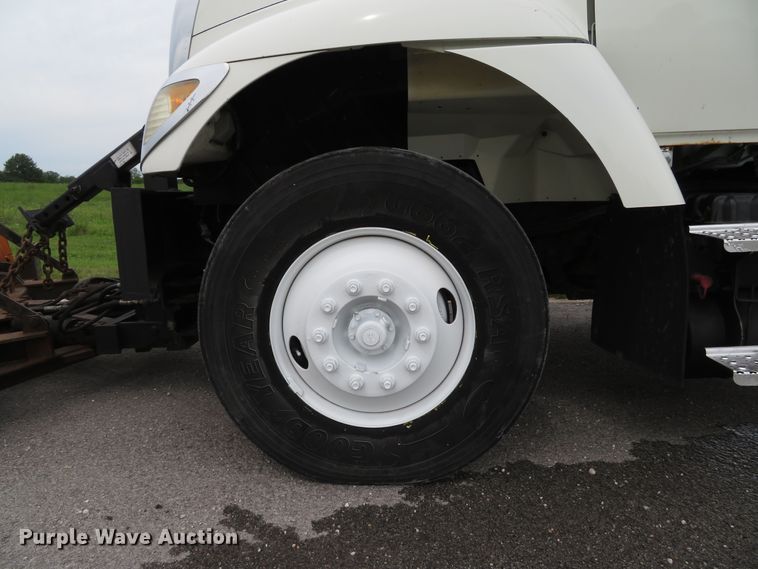 image for item DE8272 2006 International 7300 dump truck