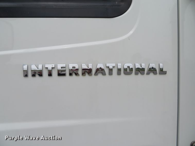 image for item DE8272 2006 International 7300 dump truck