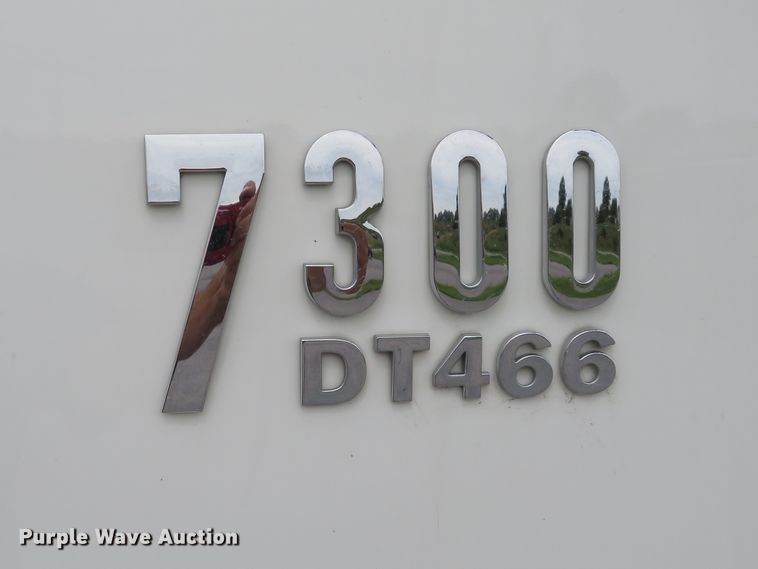 image for item DE8272 2006 International 7300 dump truck