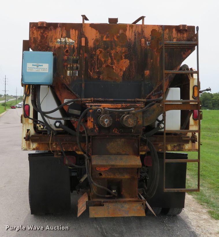 image for item DE8276 2006 International 7300 dump truck