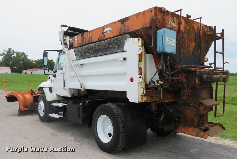 image for item DE8276 2006 International 7300 dump truck