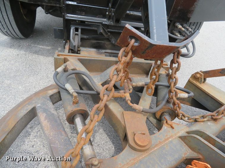 image for item DE8276 2006 International 7300 dump truck