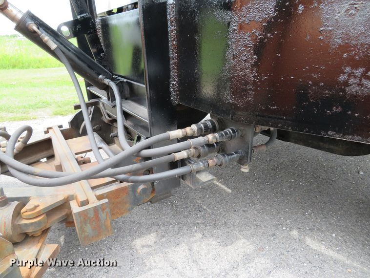 image for item DE8276 2006 International 7300 dump truck