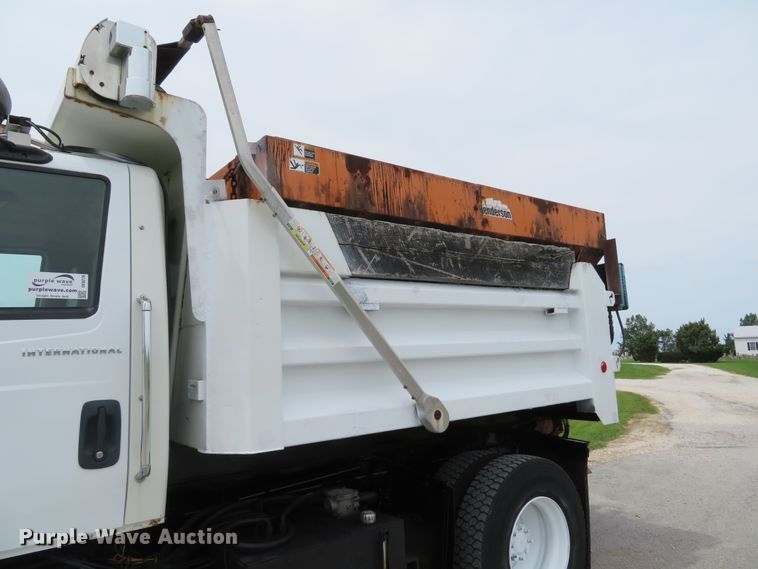 image for item DE8276 2006 International 7300 dump truck