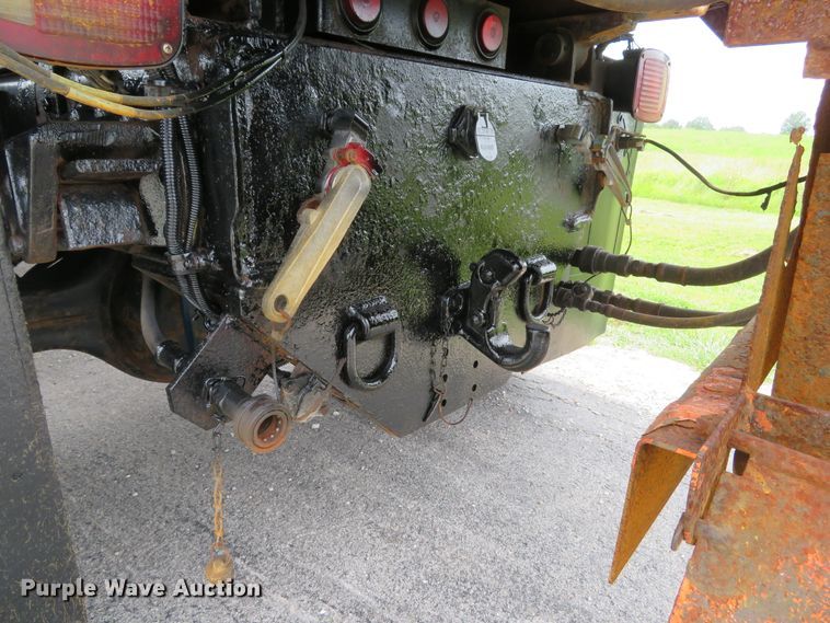 image for item DE8276 2006 International 7300 dump truck