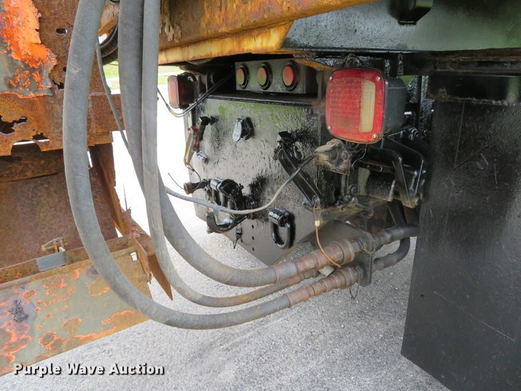 image for item DE8276 2006 International 7300 dump truck