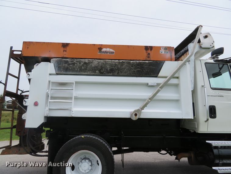 image for item DE8276 2006 International 7300 dump truck