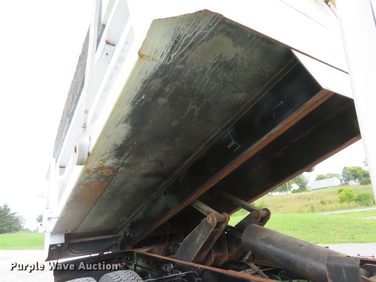 image for item DE8276 2006 International 7300 dump truck