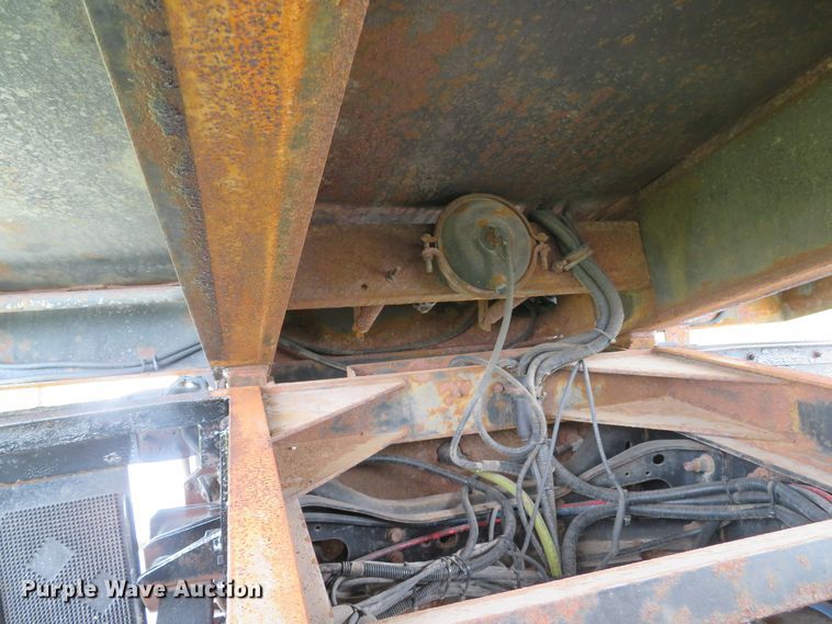 image for item DE8276 2006 International 7300 dump truck