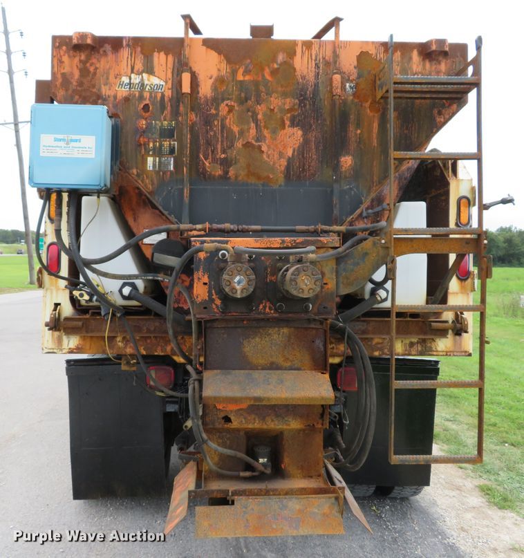 image for item DE8276 2006 International 7300 dump truck