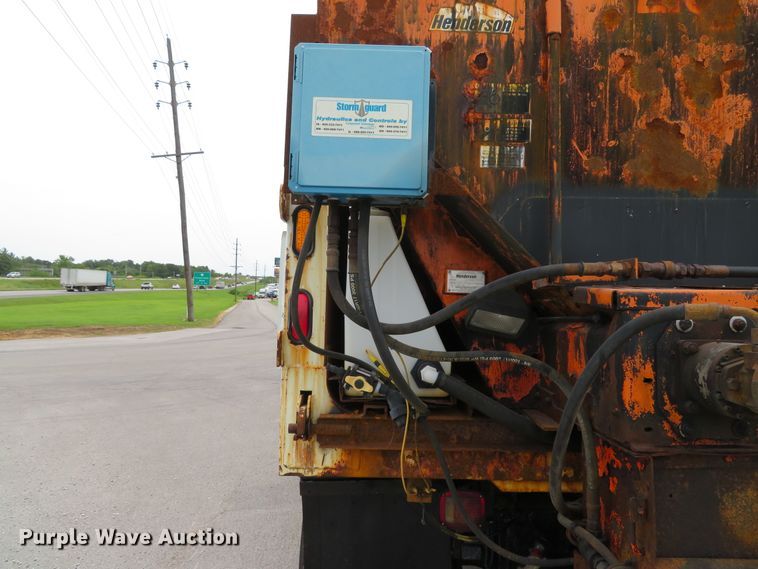 image for item DE8276 2006 International 7300 dump truck