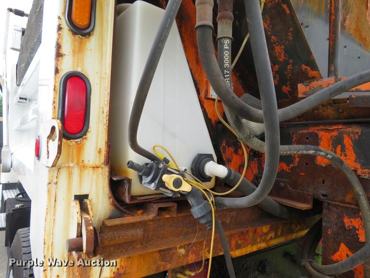 image for item DE8276 2006 International 7300 dump truck