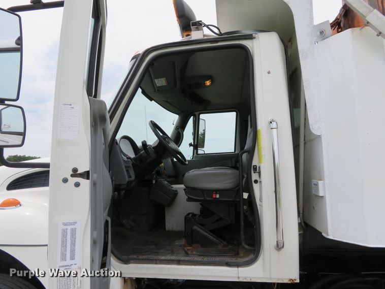 image for item DE8276 2006 International 7300 dump truck