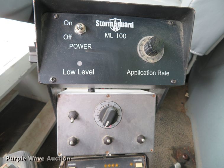 image for item DE8276 2006 International 7300 dump truck