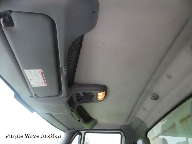 image for item DE8276 2006 International 7300 dump truck