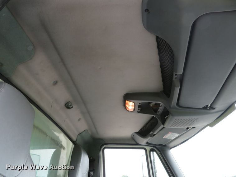 image for item DE8276 2006 International 7300 dump truck