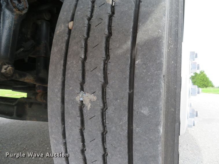 image for item DE8276 2006 International 7300 dump truck