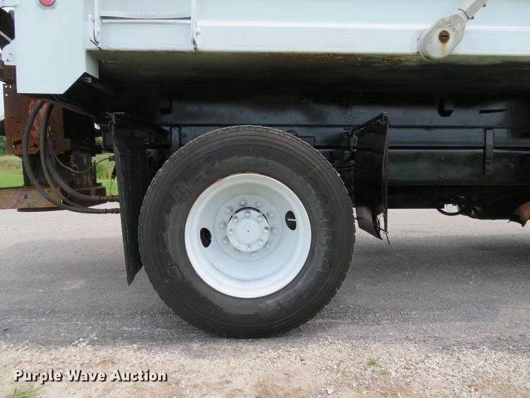 image for item DE8276 2006 International 7300 dump truck