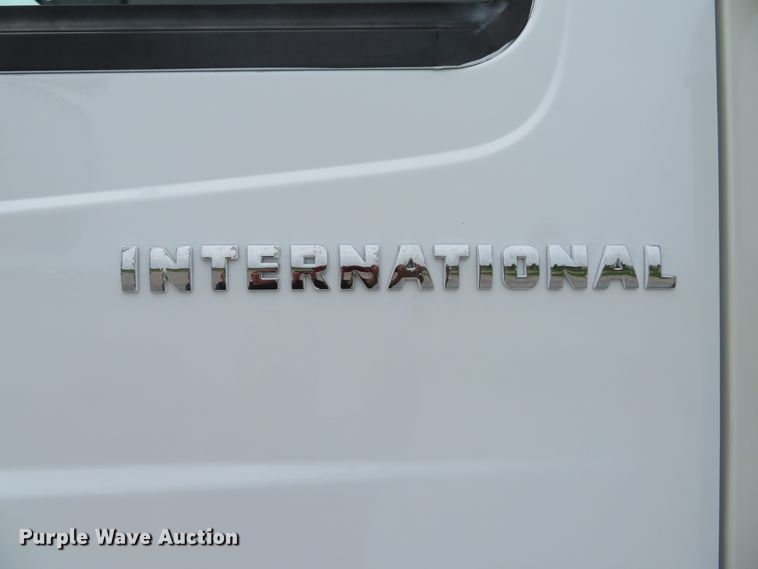 image for item DE8276 2006 International 7300 dump truck