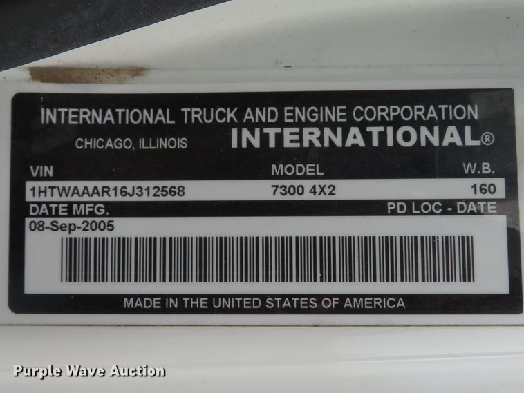 image for item DE8276 2006 International 7300 dump truck