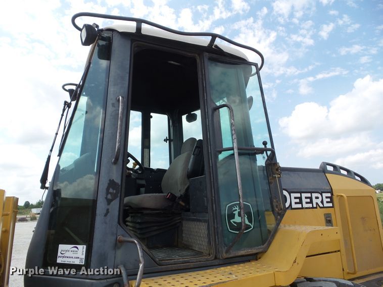 image for item DF0786 2004 John Deere 544J wheel loader