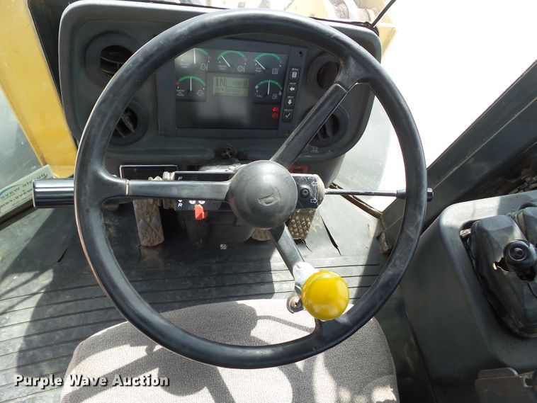 image for item DF0786 2004 John Deere 544J wheel loader