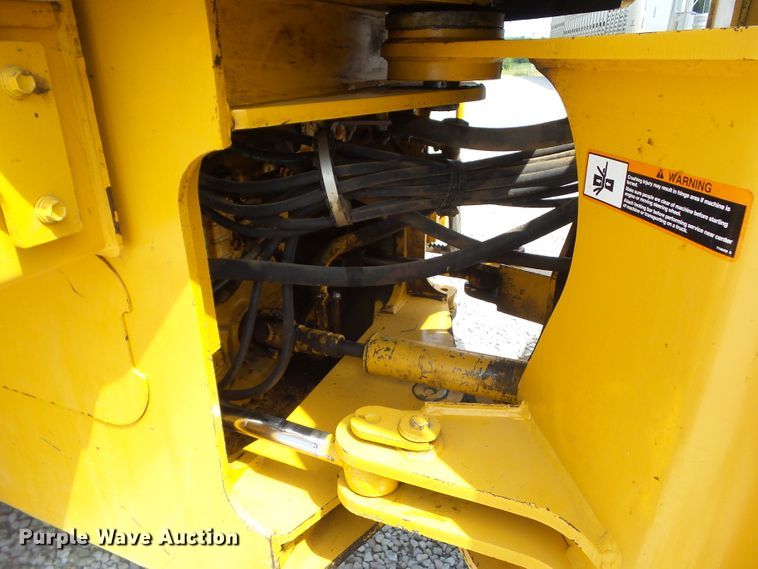 image for item DF0786 2004 John Deere 544J wheel loader