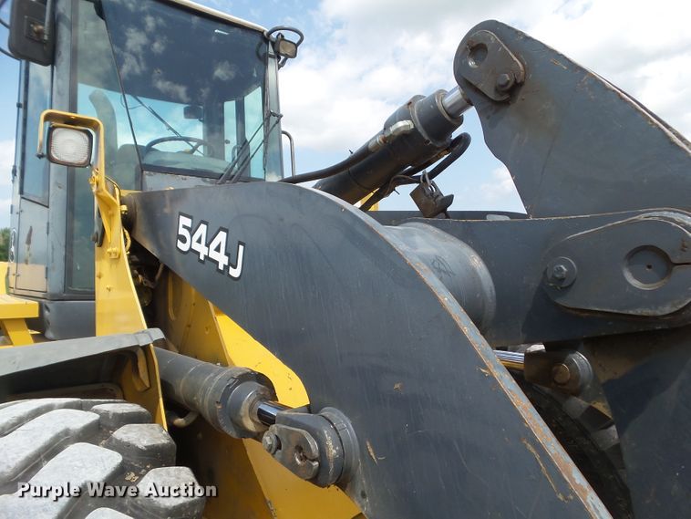 image for item DF0786 2004 John Deere 544J wheel loader