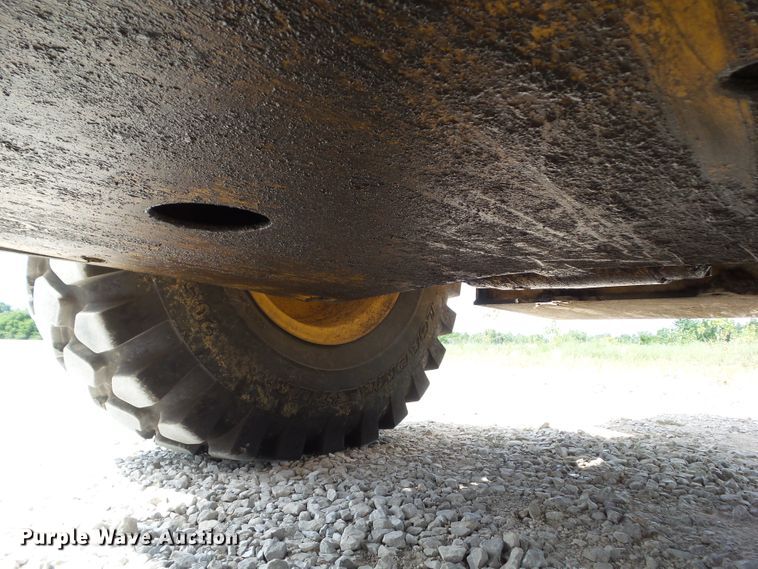 image for item DF0786 2004 John Deere 544J wheel loader