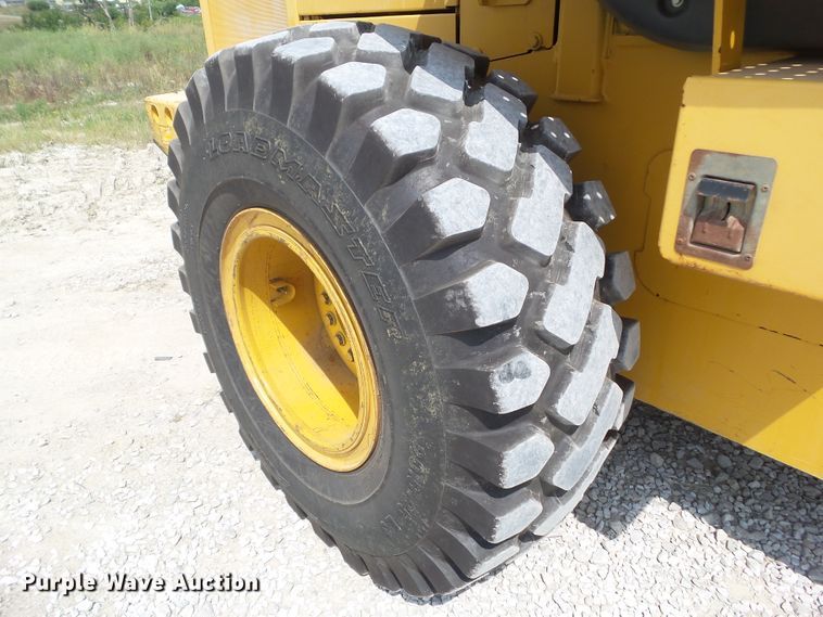 image for item DF0786 2004 John Deere 544J wheel loader