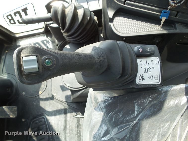 image for item DF0787 2016 JCB 3CX-15 backhoe