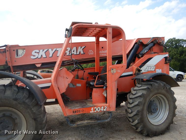 image for item DF2203 2006 Sky Trak 10042 telehandler