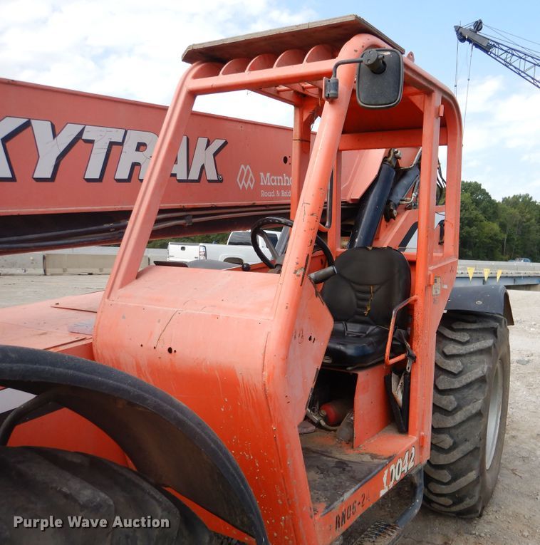 image for item DF2203 2006 Sky Trak 10042 telehandler