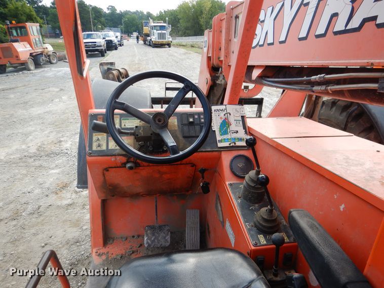 image for item DF2203 2006 Sky Trak 10042 telehandler