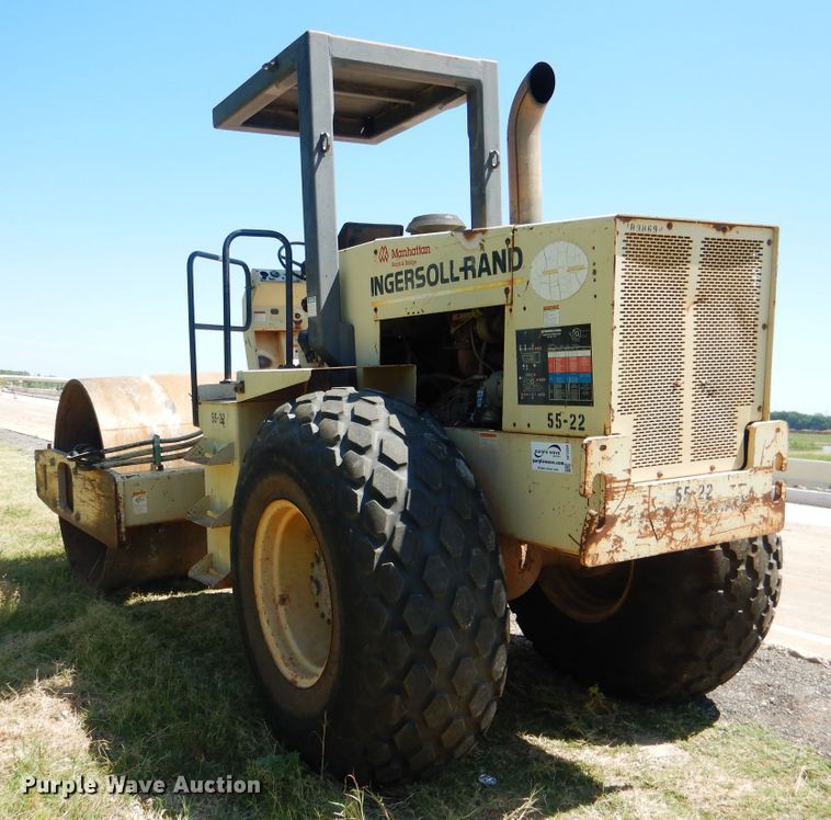 image for item DF2204 1997 Ingersoll Rand SD-100 single drum vibratory roller