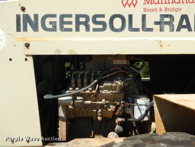 image for item DF2204 1997 Ingersoll Rand SD-100 single drum vibratory roller