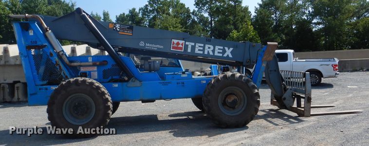 image for item DF2205 2005 Terex TH1056C telehandler